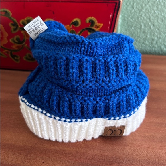 Winter hat - Picture 4 of 6